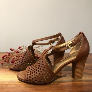 Sandal heels